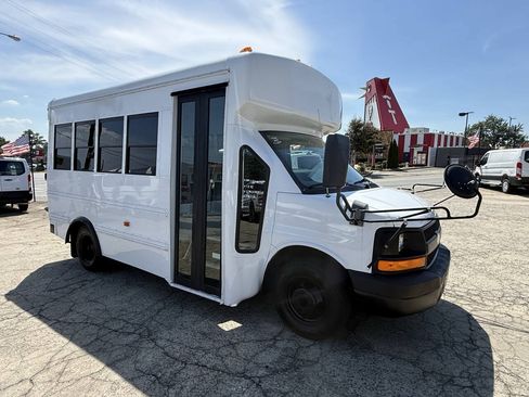 Used 2009 Chevrolet Express 3500 w/ School Bus Package RWD image 2