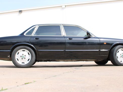 Used 1995 Jaguar XJ6 RWD image 31