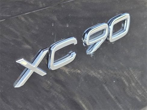 Certified 2025 Volvo XC90 T8 Plus w/ Protection Package Premier image 19