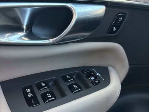 New 2026 Volvo XC90 B6 Plus w/ Protection Package Premier AWD/4WD image 19