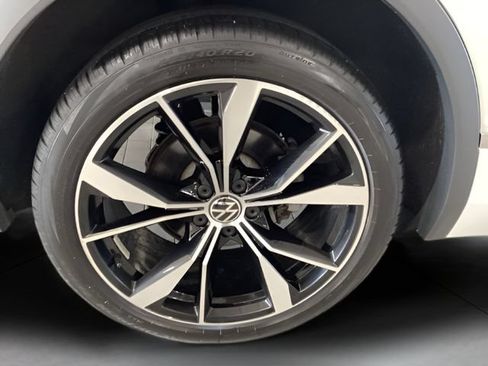 Certified 2024 Volkswagen Tiguan SEL R-Line AWD/4WD image 25