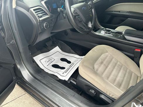 Used 2017 Ford Fusion S FWD image 10