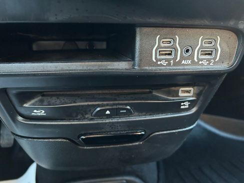 Used 2021 Chrysler Pacifica Touring-L w/ Uconnect Theater Family Group image 30