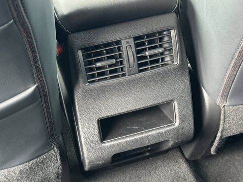 Used 2024 Mitsubishi Outlander SE image 14