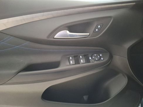 Certified 2024 Buick Envista Sport Touring w/ Convenience I Package FWD image 12