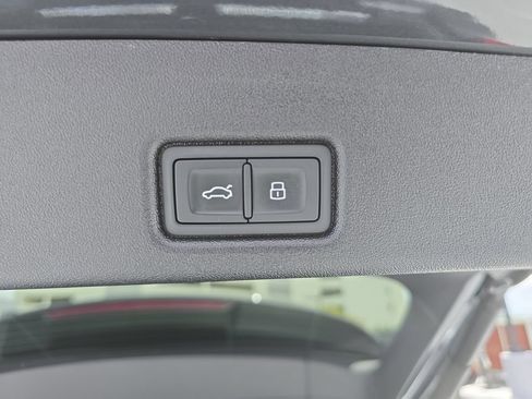 Certified 2025 Audi Q5 Premium w/ Convenience Package AWD/4WD image 25
