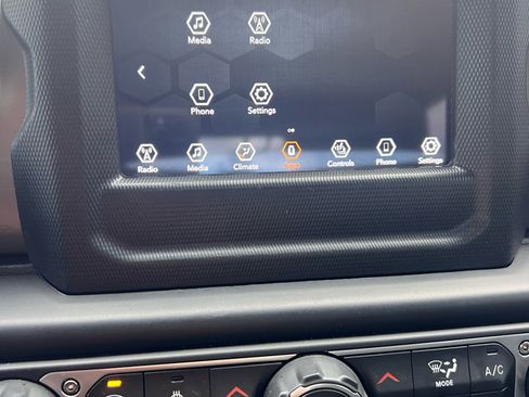 Used 2022 Jeep Wrangler Sport image 11