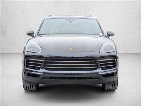 Used 2022 Porsche Cayenne image 8