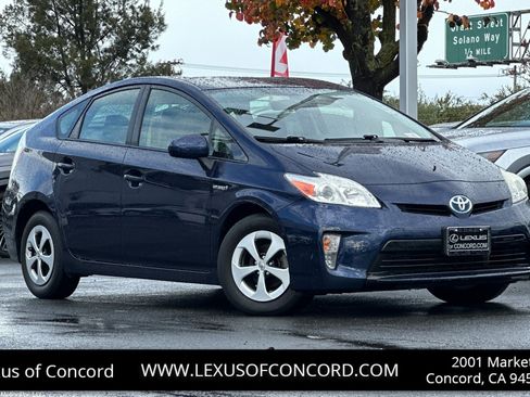 Used 2014 Toyota Prius Three image 1