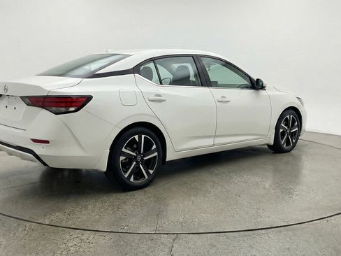 Used 2025 Nissan Sentra SV FWD image 9
