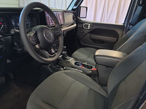 Used 2024 Jeep Wrangler Unlimited AWD/4WD image 14