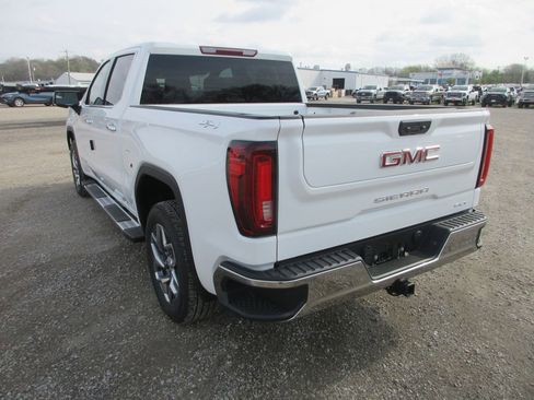 New 2026 GMC Sierra 1500 SLT image 7