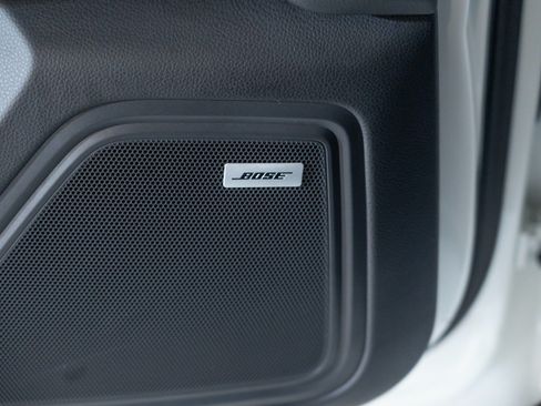 Certified 2023 Porsche Macan AWD/4WD image 18
