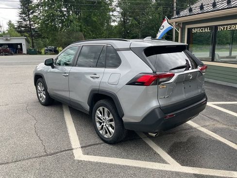 Used 2021 Toyota RAV4 XLE Premium AWD/4WD image 9