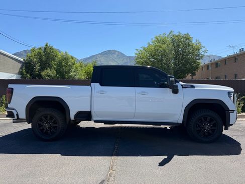 Used 2024 GMC Sierra 3500 AT4 w/ AT4 Premium Plus Package AWD/4WD image 2