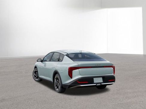 New 2025 Kia K4 EX image 4