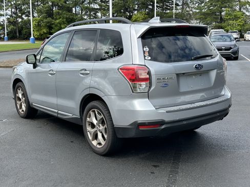 Used 2017 Subaru Forester 2.5i Touring AWD/4WD image 11