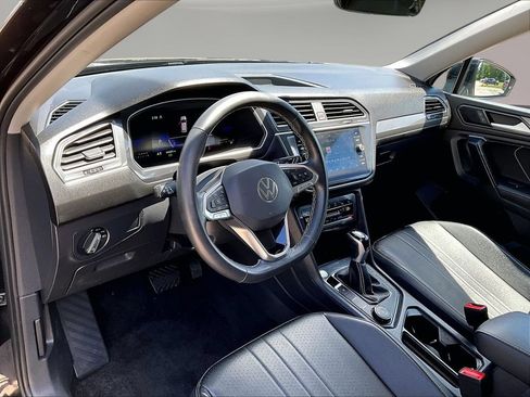 Used 2023 Volkswagen Tiguan SE AWD/4WD image 22