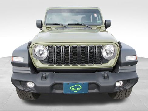 Used 2025 Jeep Wrangler Sport AWD/4WD image 8