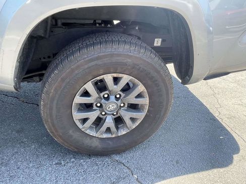 Used 2023 Toyota Tacoma SR5 w/ Technology Package AWD/4WD image 33