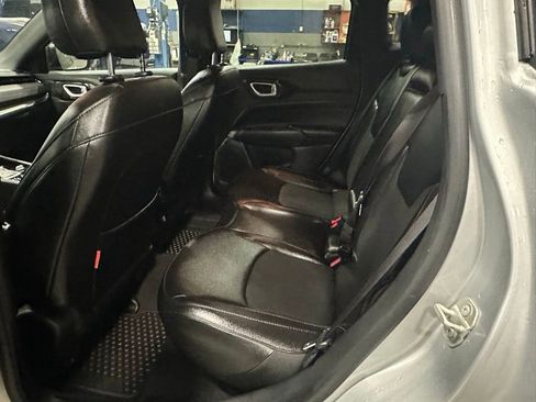 Used 2024 Jeep Compass Trailhawk image 16