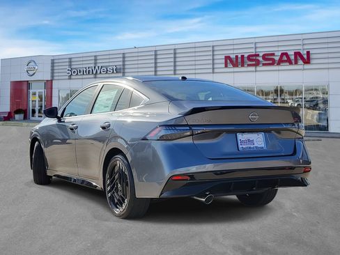 New 2026 Nissan Sentra SR w/ Floor Mat Package image 8