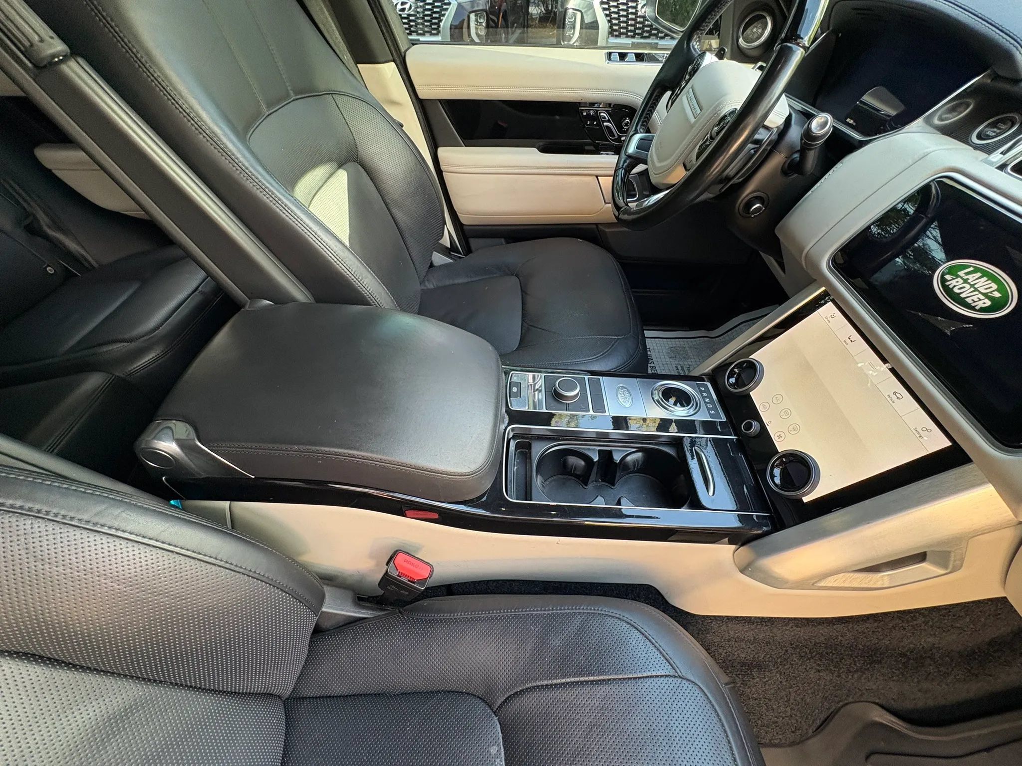 Used 2020 Land Rover Range Rover HSE AWD/4WD image 11