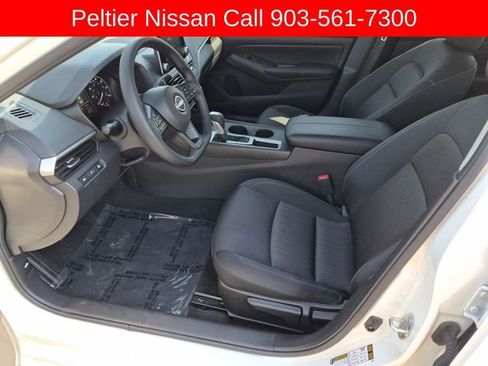 Used 2025 Nissan Altima 2.5 S FWD image 14