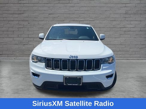 Used 2019 Jeep Grand Cherokee Laredo w/ 18" Wheel & 8.4" Radio Group AWD/4WD image 9
