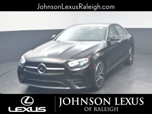 Used 2022 Mercedes-Benz E 350 4MATIC Sedan image 5