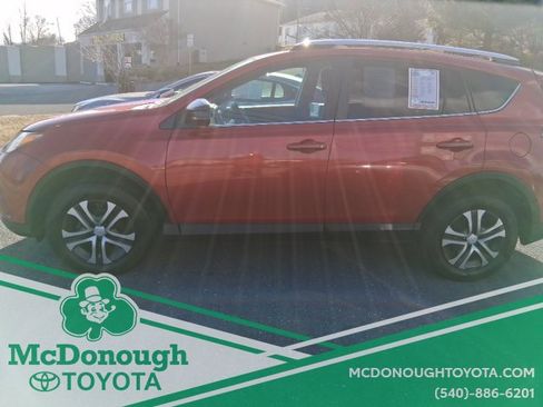 Used 2016 Toyota RAV4 LE image 4