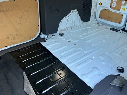 Used 2020 Ford Transit Connect XL image 13