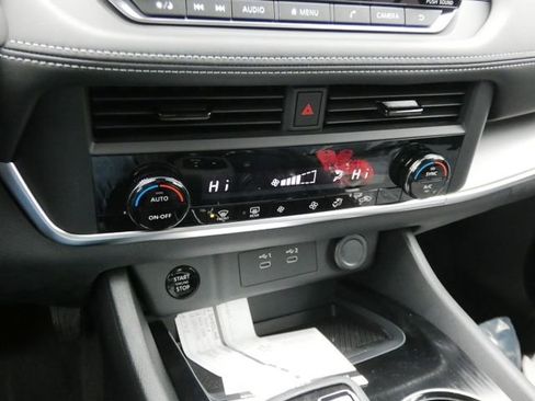 New 2026 Nissan Rogue SV AWD/4WD image 17