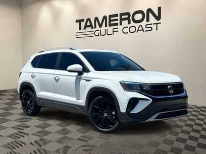 Used 2022 Volkswagen Taos SE w/ Panoramic Sunroof Package