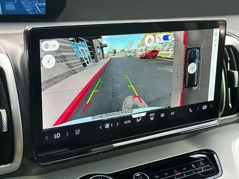 Certified 2025 Ford Expedition Active AWD/4WD image 21