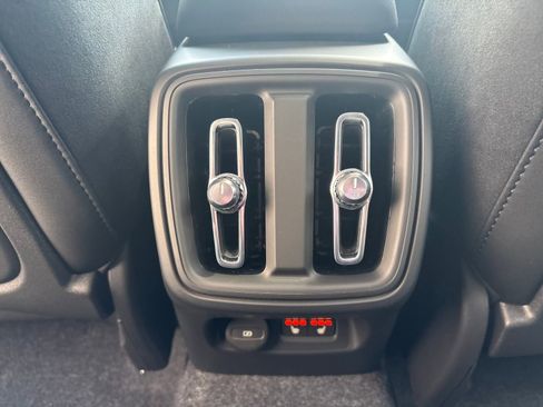 New 2026 Volvo XC40 B5 Ultra w/ Climate Package image 32