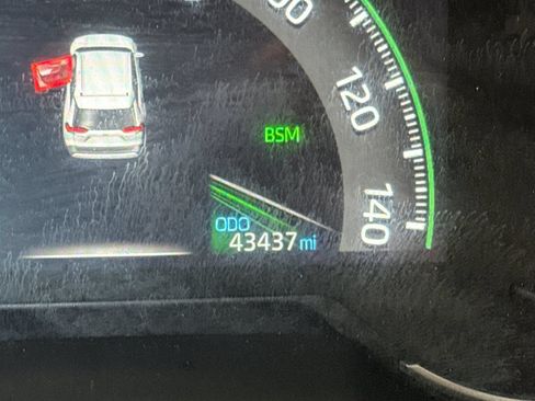 Certified 2023 Toyota RAV4 XLE w/ Convenience Package FWD image 3