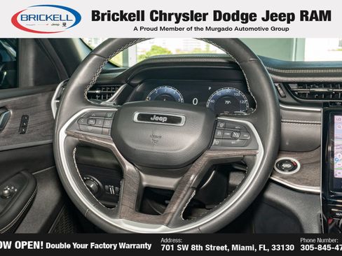 Used 2025 Jeep Grand Cherokee Limited AWD/4WD image 25