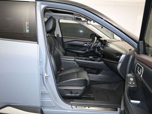 Used 2022 Nissan Rogue Platinum w/ Head-Up Display Package FWD image 26