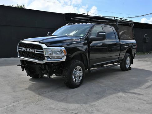 Used 2024 RAM 3500 Tradesman w/ Chrome Appearance Group AWD/4WD image 2