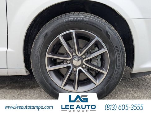 Used 2017 Dodge Grand Caravan SXT image 10