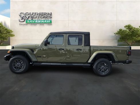 New 2026 Jeep Gladiator Sport AWD/4WD image 2