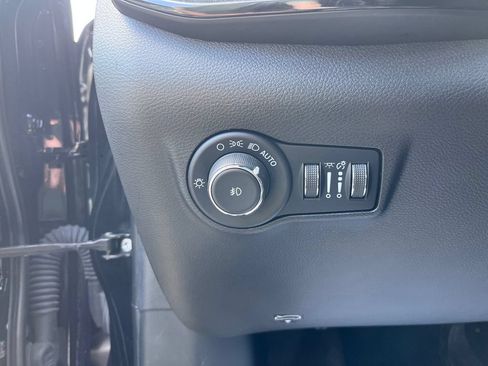 Used 2024 Jeep Compass Latitude w/ Convenience Group AWD/4WD image 10