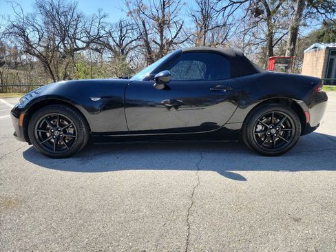 Used 2019 MAZDA MX-5 Miata Sport image 4