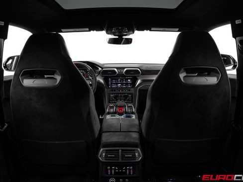 Used 2023 Lamborghini Urus Performante AWD/4WD image 33