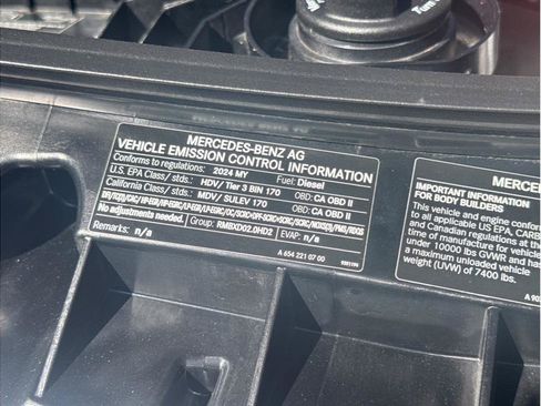 Used 2024 Mercedes-Benz Sprinter 2500 w/ Acoustic Package image 26