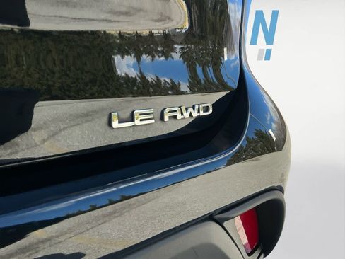 Used 2024 Toyota Highlander LE image 19