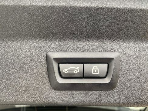 Used 2021 BMW X3 xDrive30i w/ Premium Package image 9