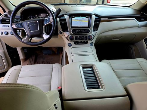 Used 2019 GMC Yukon Denali w/ Denali Ultimate Package image 8