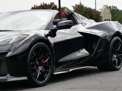 Used 2024 Chevrolet Corvette Z06 w/ Stealth Interior Trim Package RWD image 15